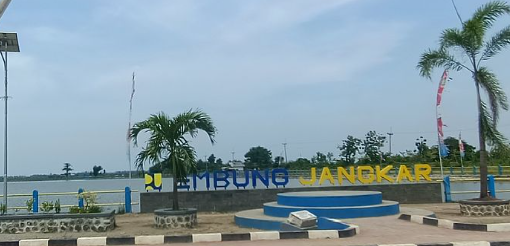 pembuatan outbond/area bermain di wisata Embung Jangkar.